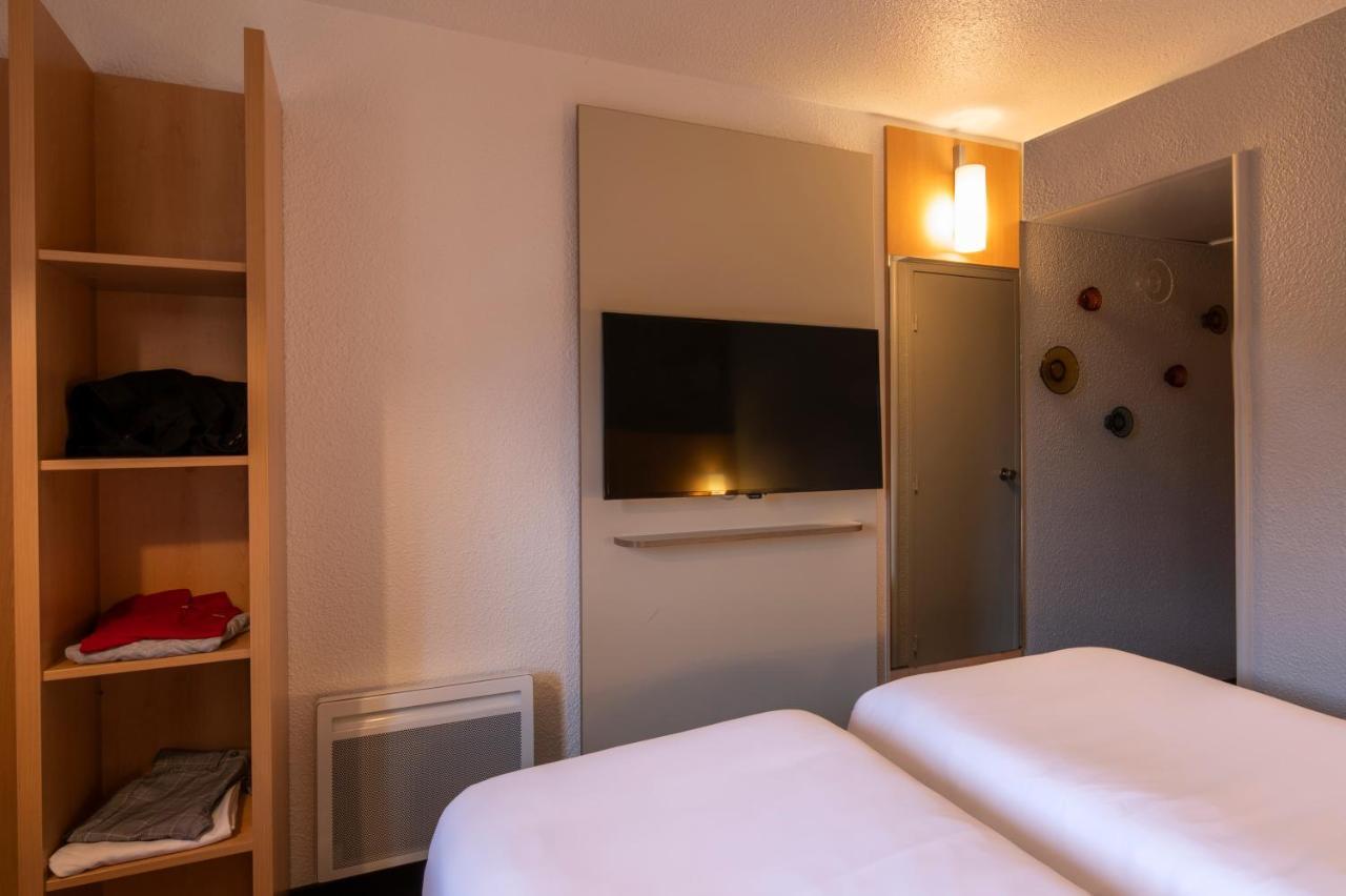 Отель Ibis Cergy Pontoise Le Port Экстерьер фото