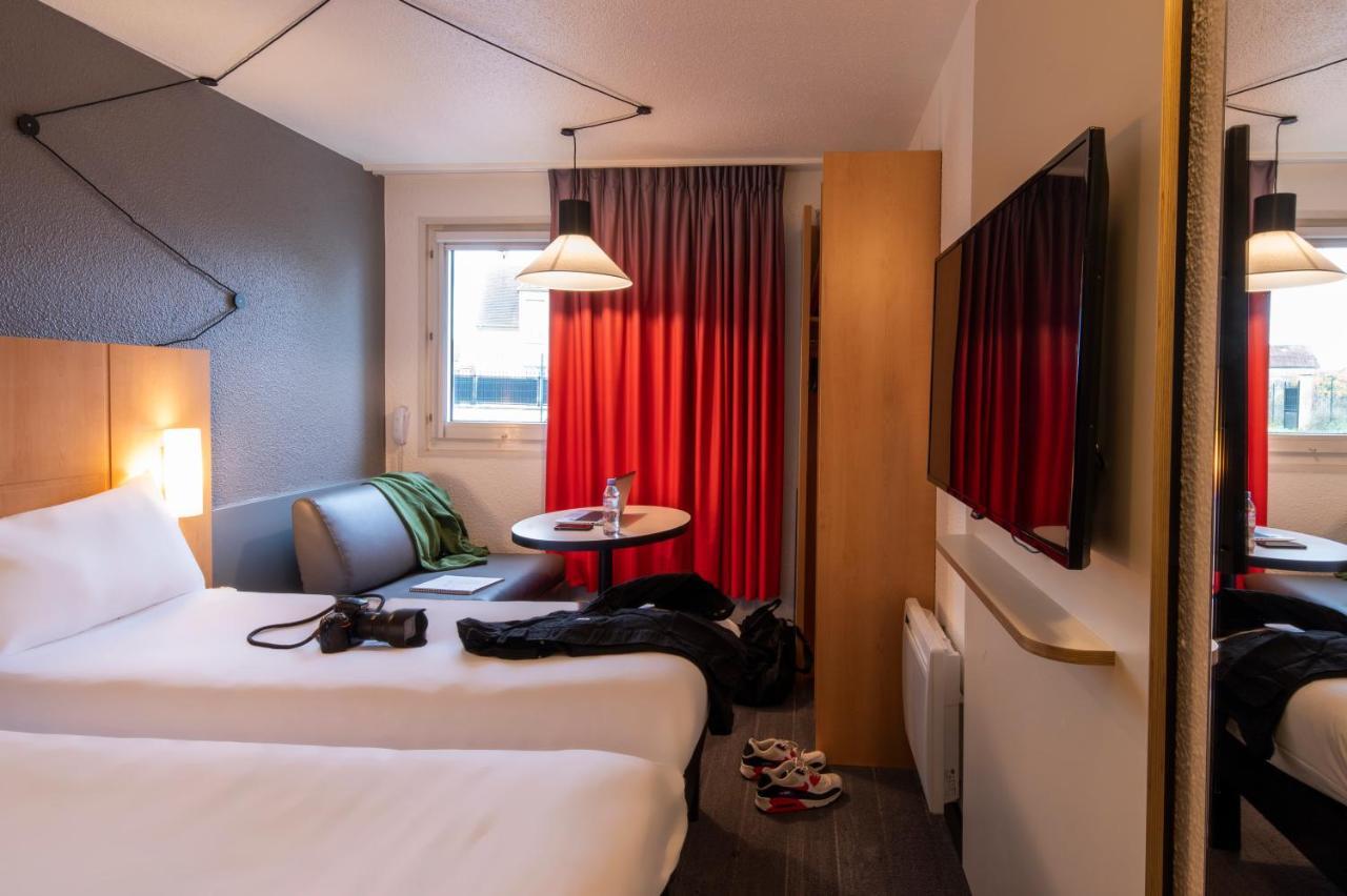 Отель Ibis Cergy Pontoise Le Port Экстерьер фото