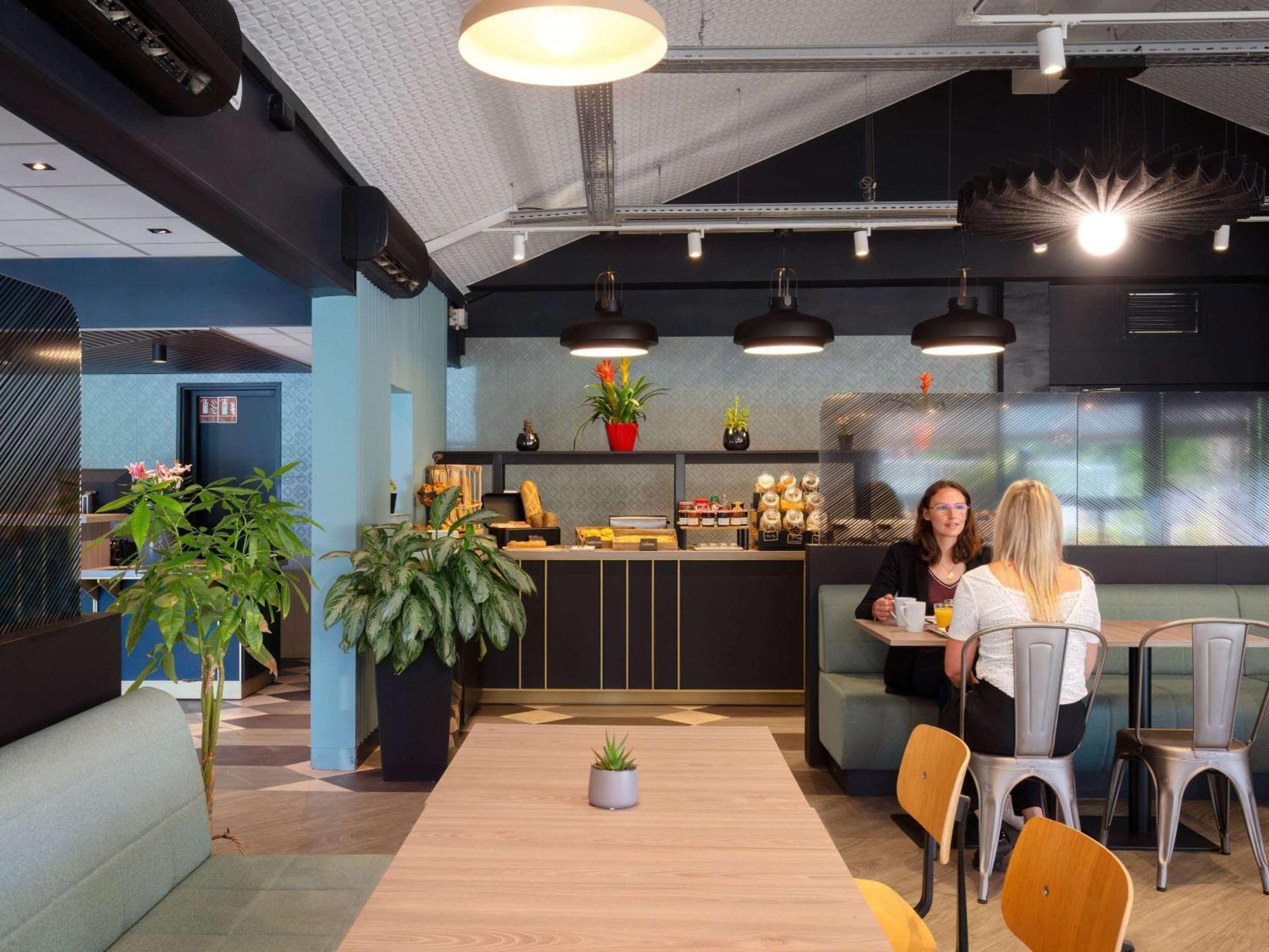 Отель Ibis Cergy Pontoise Le Port Экстерьер фото