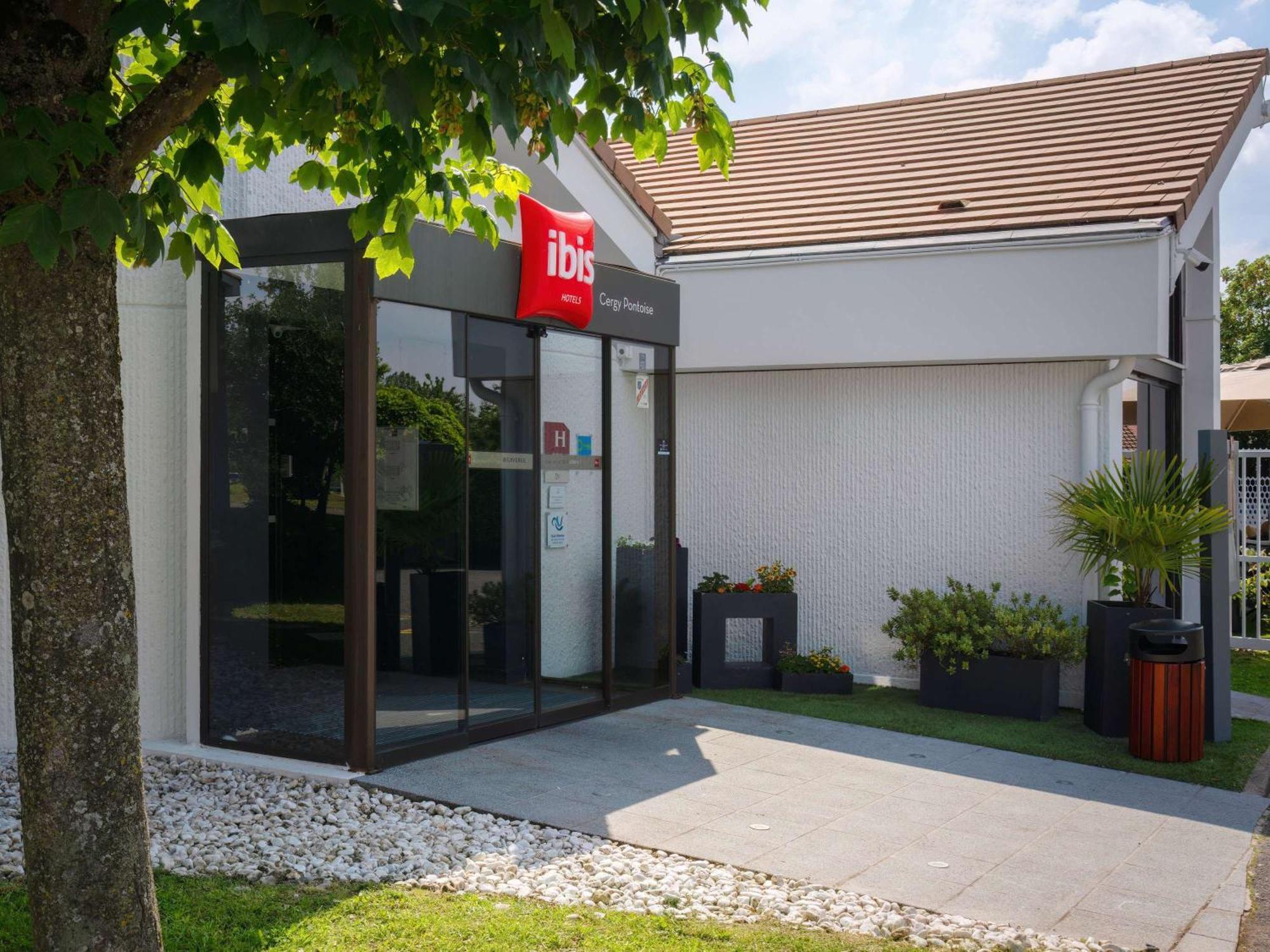 Отель Ibis Cergy Pontoise Le Port Экстерьер фото